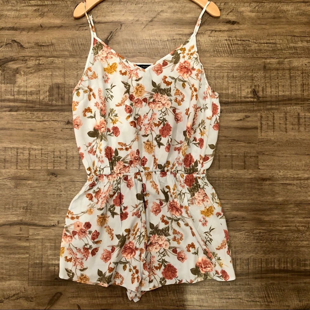 NWOT Forever21 Floral Romper